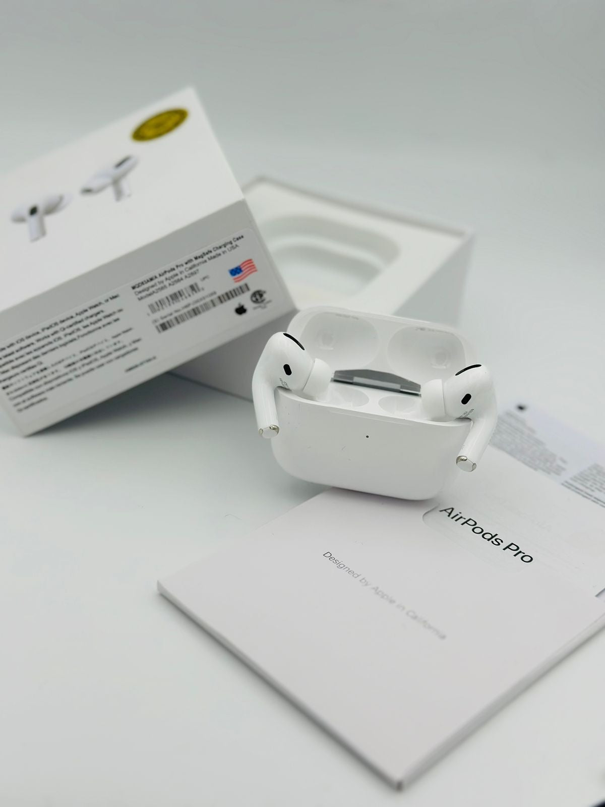 ZH Apple AirPods Pro (2nd Generation) with MagSafe Charging Case (USB-C)